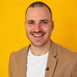 Dennis Schmolz, fachliche Redaktion von Uhrenversicherung24